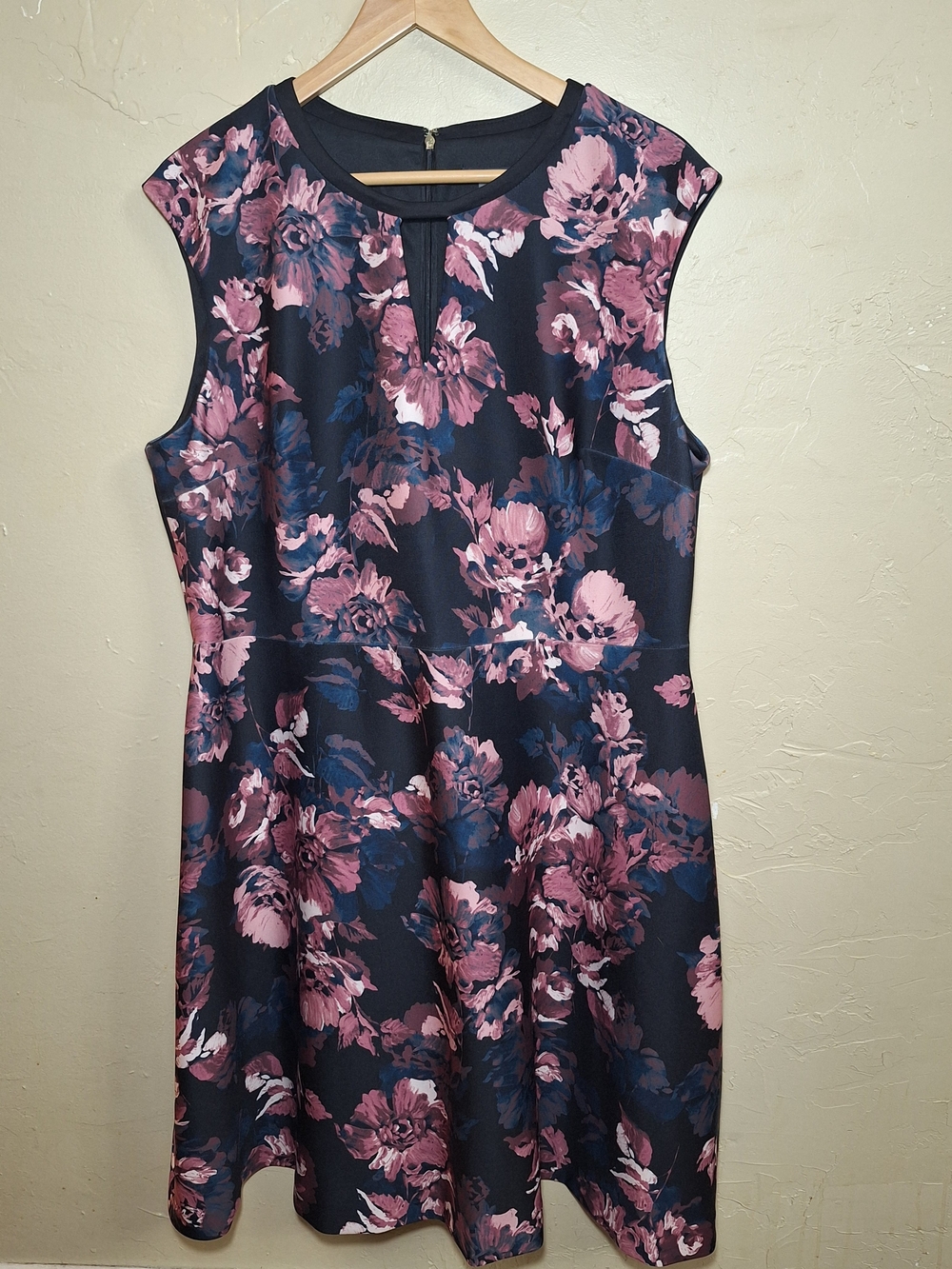 Tommy Hilfiger Dark Floral Scuba Fit & Flare Sleeveless Zip Up Dress  Size 18